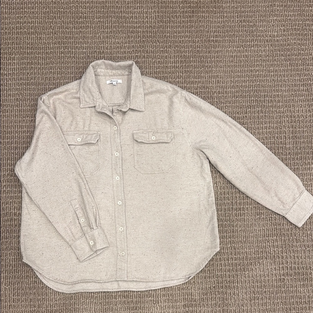 Madewell Women’s Beige with Brown Speckles Button-Up Shirt. Size Large.